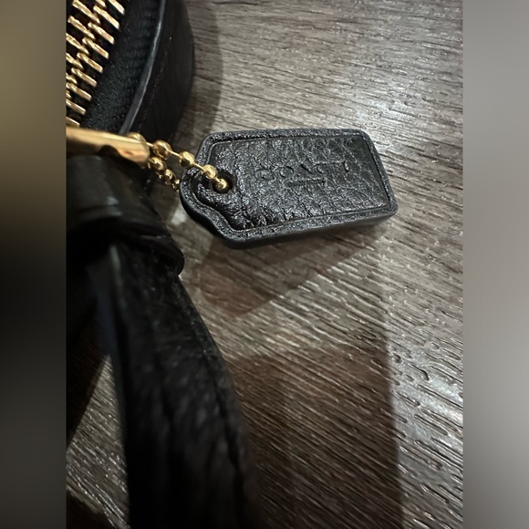 Coach Crossbody Purse Black Pebbled Leather Phone Authentic - Picture 4 of 9